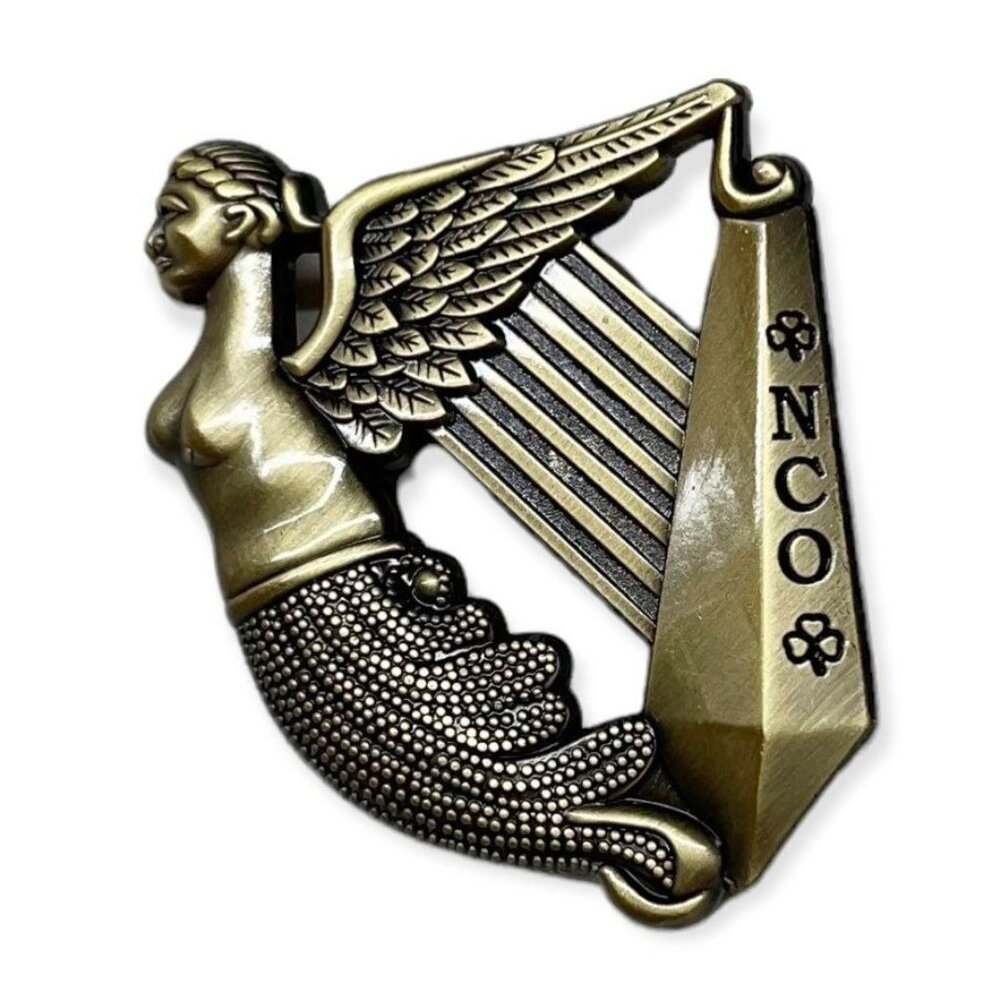 The Fighting 69th Traditional Irish Harp NCO Pin, Aged Brass Finish